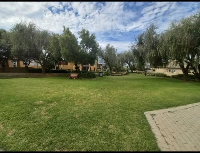 5 BEDROOM HOUSE FOR SALE IN VALLEY VIEW ESTATE